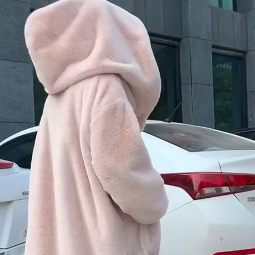 650. COST 🛑LAST 1! Cream super soft Hooded Soft cream faux fur coat jacket - Picture 3 of 4